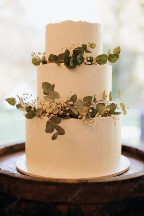 Eucalyptus Cake, Flower Wedding Cake, Diy Wedding Cake, Native Flowers, Unique Wedding Cakes, Wedding Cakes With Flowers, Wedding Cake Designs, White Cake, Flower Wedding