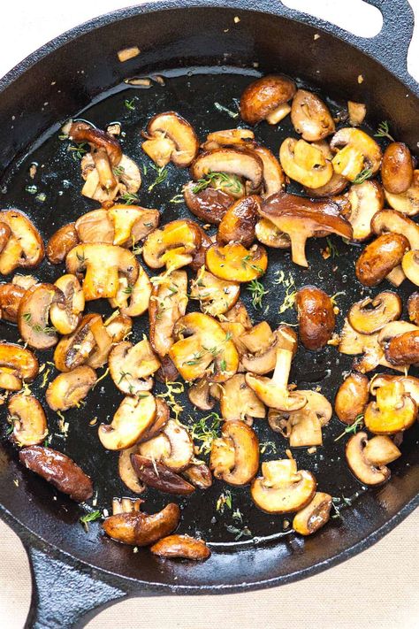 My easy method for how to cook mushrooms makes the most delicious mushrooms (trust me). This recipe is my absolute favorite way to cook mushrooms. They are golden […] Cook Mushrooms, Jamur Kancing, Easy Mushroom Recipes, Ground Beef Breakfast, Menu Sarapan Sehat, Canned Mushrooms, How To Cook Mushrooms, Trending Recipes, Pesto Pasta