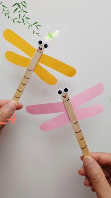 Engaging and Easy Summer Crafts for Kids – Perfect for Every Day School Kids Crafts, Easy Art For Kids, Easy Paper Flowers, Toddler Arts And Crafts, Seni Dan Kraf, Preschool Arts And Crafts, Hand Crafts For Kids, Preschool Art Activities, Animal Crafts For Kids