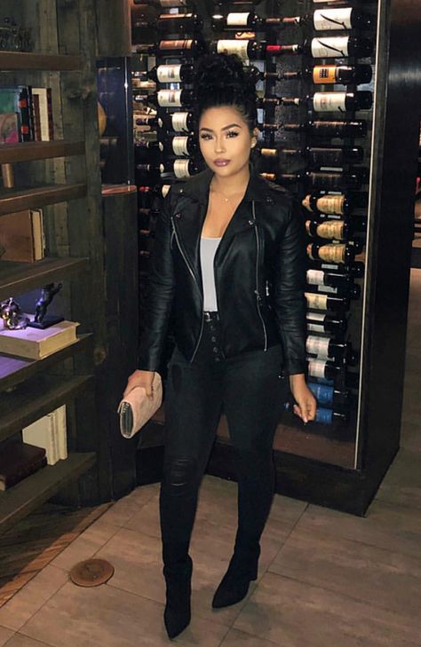 Black Leather Jacket Outfits, Leather Jacket Outfits Women, Jacket Outfits Women, 20 Outfits, Fall Winter Fashion, Fashion Nova Outfits, Grey Bodysuit, Leather Jacket Outfits, Looks Black