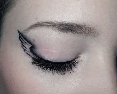 Winged eyeliner - Imgur Angel Wings Eyeliner, Winged Eye, Make Up Inspiration, Linda Hallberg, Winged Liner, Winged Eyeliner, Christina Aguilera, Eye Make, An Eye