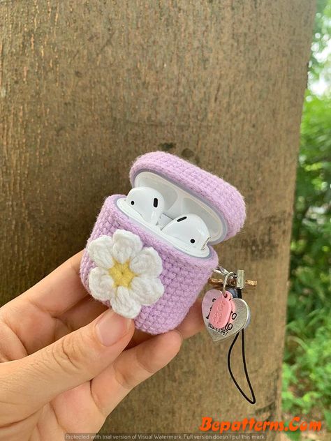 Easy Crochet AirPods Pouch Pattern Airpod Crochet, Purple Airpods, Crochet Case Pattern, Crochet Airpods Case, Crochet Airpods, Ear Pods, Crochet Cupcake, Sanitizer Holder, Crochet Case