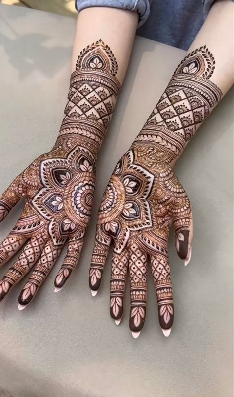 henna henna designs henna tattoo henna tattoos henna design henna tattoo designs hennas henna hand henna tattoo design henna tattoos designs Karva Chauth Mehndi Designs, Easy Mehendi, Henna Tattoo Design, Traditional Mehndi Designs, Tattoos Henna, Front Mehndi Design, Simple Mehendi Designs, Indian Mehndi Designs, Henna Hand