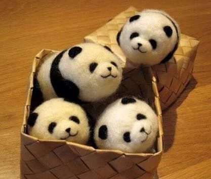 Felting Diy, Needle Felting Diy, Panda Bears, Felting Ideas, Needle Felting Projects, Felted Animals, Dessin Adorable, Needle Felted Animals, Cute Stuffed Animals