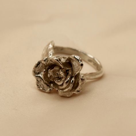 Sculpted rose ring 🌹 Vintage Rose Rings With Rose Design, Vintage Rose Flower Ring With Rose Design, Silver Rose Ring Jewelry, Adjustable Sterling Silver Rose Design Ring, Elegant Rose Sterling Silver Flower Ring, Rose Ring, Jewelry Accessories, Personal Style