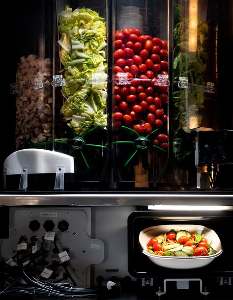 Robot vending machines rise in Silicon Valley - Los Angeles Times Salad Vending Machine, Robot Real, Healthy Vending Machines, Food Vending Machines, Vending Machine Design, Food Machine, Salad Maker, Vending Machine Business, Modern Restaurant Design