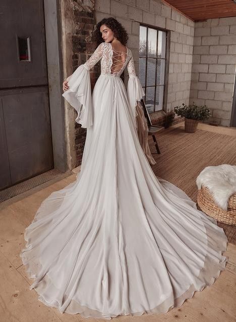 Wedding Dresses With Bell Sleeves, Witchy Wedding Dress, Wedding Dresses Flowy Sleeves, Whimsical Bride, Bell Sleeve Wedding Dress, Calla Blanche, Long Wedding Dress, Tulle Neckline, Wedding Dress Flowy