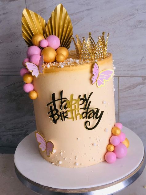 Adult Cakes For Women Birthdays, Trending Birthday Cakes, Birthday Cake Ideas For Adults Women, Sparkly Wedding Cakes, 24th Birthday Cake, Professional Cakes, 30 Cake, Bakery Shop Design, Adult Birthday Cakes