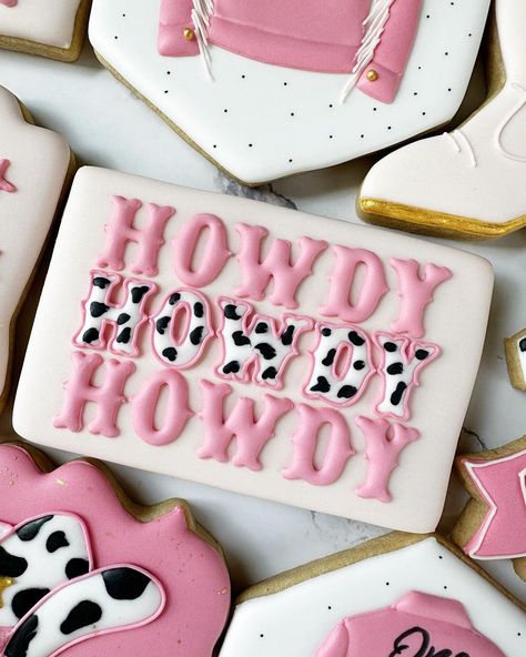 I’ve never considered myself a girly girl but something about this cute pink set just lights me up inside 💕 . . . #pink #cookies… | Instagram Cowgirl Cookies Birthday, Pink Cowgirl Cookies, Cowgirl Hat Cookies, Cowgirl Cookies Decorated, Cowgirl Cookies, Second Rodeo, Cowgirl Things, 20th Bday, First Birthday Cookies