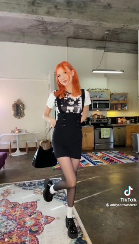 Black Skirt Overalls Outfit, Overalls Skirt Outfit, Black Overall Dress Outfit, Skirt Overalls Outfit, Pinafore Dress Outfit, Overall Dress Outfit, Black Overall Dress, Black Pinafore, Dress With Converse