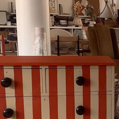 Meg Boscawen on Instagram: "To continue the summer stripe obsession. A hand painted chest 🎪" Striped Furniture Painted, Portland Apartment, Striped Furniture, Ideas Decoracion, Painted Chest, Wooden Chest, Summer Stripes, June 15, Upcycled Furniture