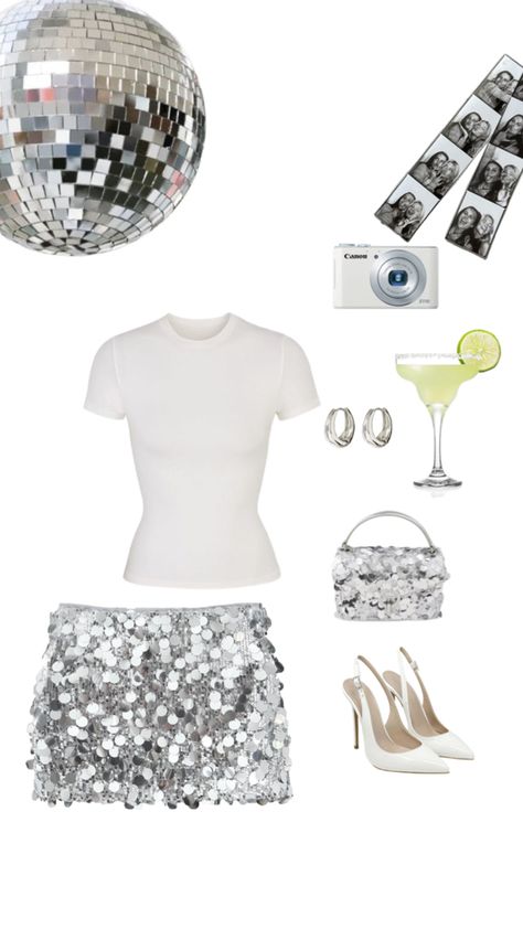 Disco Theme Party Outfit, Holiday Night Outfits, Disco Party Outfit Ideas, Disco Party Outfit, Disco Theme Party, Party Outfit Ideas, Disco Theme, Party Fits, Disco Outfit