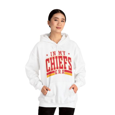 Game Day Outfit Football, Chiefs Hoodie, Travis Taylor, Sports Lover Gifts, Loving Him Was Red, Hooded Jumper, Game Day Outfit, Team Gear, Sports Lover