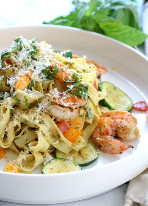 Family Style Lunch Ideas, Pasta Primavera With Shrimp Recipes, Summer Fettuccine Recipes, Seafood Summer Recipes, Summer Pasta Dishes Dinners, Pasta Primavera With Shrimp, Shrimp Primavera Recipe, Summer Seafood Dinner, Summer Shrimp Pasta