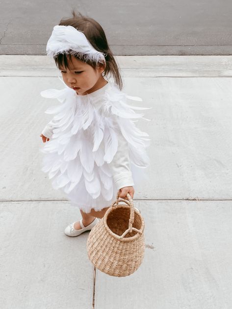 Black Swan Diy Costume, White Swan Costume Kids, Diy Bird Costume Kids, Baby Bird Costume, Toddler Bird Costume, Swan Costume Diy, Bird Ballet Costume, Kid Bird Costume, Bird Costume Kids