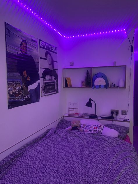 Uni Room Decor Uk Halls, Uni Room Ideas Uk Aesthetic, Uk Uni Room, Small Uni Room Ideas Uk, Uni Accommodation, Uni Accomodation Aesthetic, Uni Room Inspo Uk, Uni Dorm Ideas Uk, Uni Accomodation Room Ideas