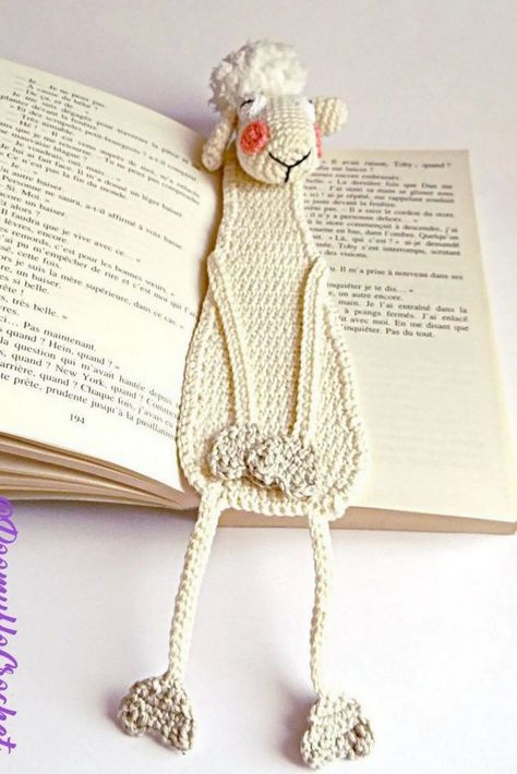 Amigurumi Bookmark Free Pattern - 01 Amigurumi Mouse Bookmark 49 Bookmark Accessories, Sheep Kawaii, Sheep Bookmark, Crocheted Bookmark, Crochet Bookmarks Free Patterns, Easy Crochet Bookmarks, Marque-pages Au Crochet, Funny Sheep, Crochet Bookmark Pattern