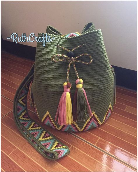 Mochilla Bag, Wayuu Bags Pattern, Mochila Bag, Crochet Blanket Pattern Easy, Crochet Classes, Crochet Bag Tutorials, Crochet Bag Pattern Free, Bag Pattern Free, Crochet Motif Patterns