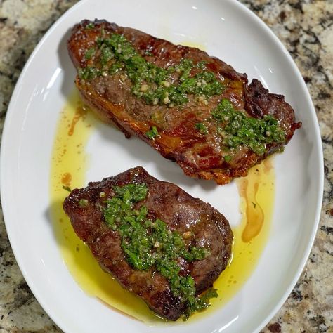 Flat Iron Steak Recipes, Steak With Chimichurri, Chimichurri Steak, Steak With Chimichurri Sauce, Chimichurri Recipe, Flat Iron Steak, Ham And Bean Soup, Chimichurri Sauce, Strip Steak