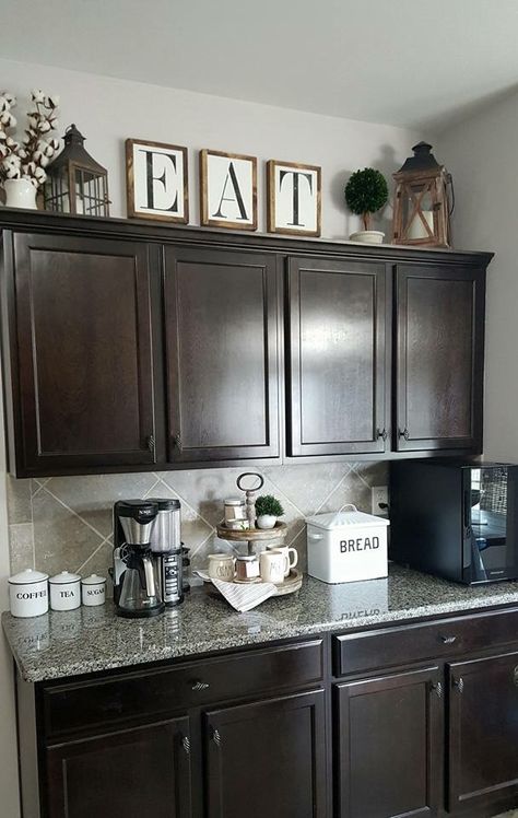 Kitchen Cupboard Redo, Farmhouse Kitchen Cabinet Decor, Decor Above Kitchen Cabinets, Above Cabinet Decor, Pinterest Kitchen, Decor Above Cabinets, Top Of Kitchen Cabinets, Decorating Above Kitchen Cabinets, Above Kitchen Cabinets