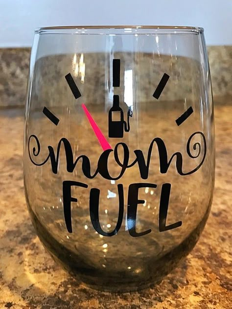 Cricut Wine Glasses, Glitter Wine Glasses Diy, Wine Glass Vinyl, Tattoos Animals, Wine Glass Sayings, Glitter Wine Glasses, Wine Glass Designs, Diy Wine Glasses, Cricut Explore Projects