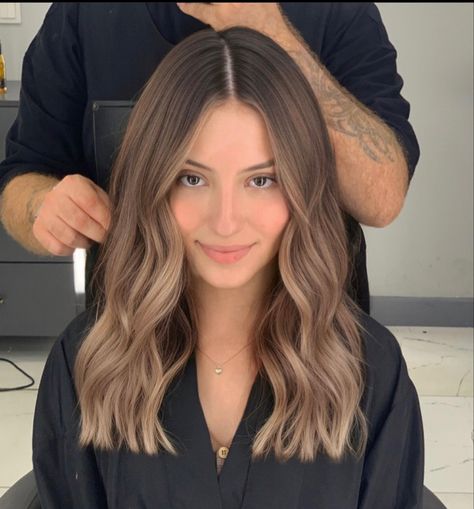 Brown Hair Inspiration, Rambut Brunette, Beige Hair, Brown Hair Looks, Brown Hair Inspo, Brunette Hair With Highlights, Brown Hair Balayage, Blonde Hair Inspiration, Blonde Hair Looks