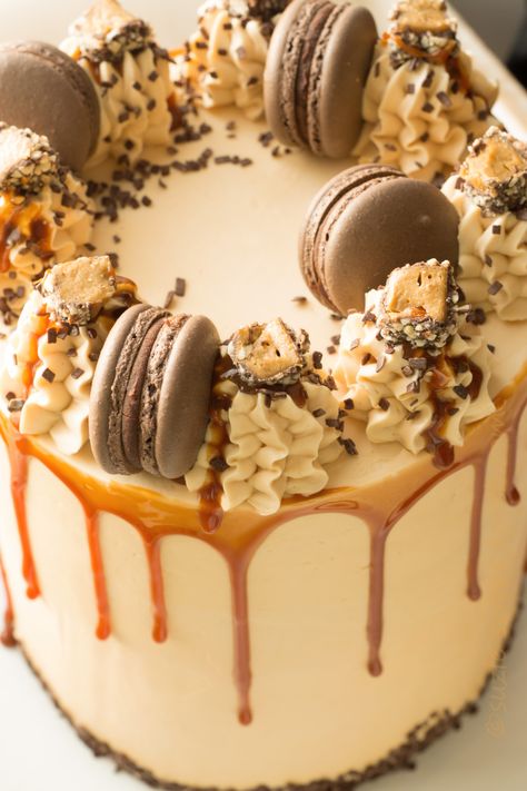 Toffee Crunch Cake, Toffee Cake Recipe, Salted Caramel Toffee, Chocolate Salted Caramel Cupcakes, Caramel Buttercream Recipe, Orange Spice Cake, Caramel Cakes, Buttercream Recipes, Brown Sugar Cakes