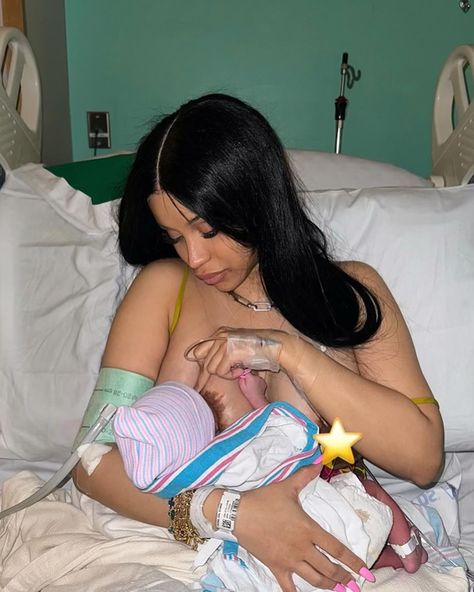 Another beautiful girl in the world. Congratulations to Cardi B and Offset #swaghermagazine #cardib #offset #babyannouncement Cardi B And Offset, Migos Rapper, Cardi B Pics, Bodak Yellow, Third Child, Medium Tv Show, Third Baby, Technology Fashion, Celebrity Lifestyle