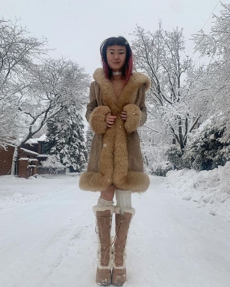 Demonia Fur Boots Outfit, Demonia 311 Outfit, Demonia Boots Camel 311, Black Camel 311 Outfit, How To Style Demonia Boots, Cubby 311 Outfit, Camel Demonia Outfit, Demonia Cubby 311, Demonia Camel 311 Outfit