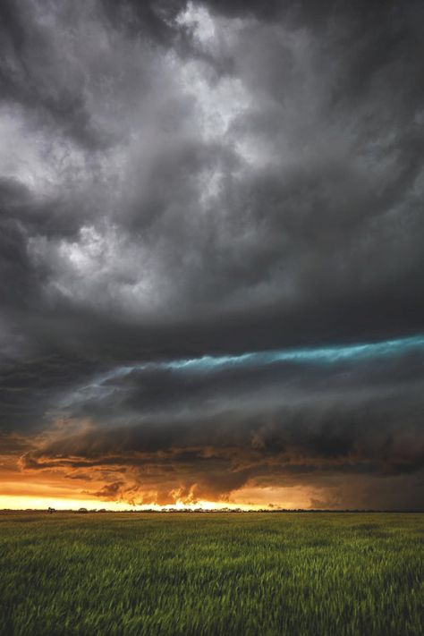 Stormy Sunset, Weather Storm, Monsoon Season, Skagit Valley, The Aliens, Stormy Weather, Beautiful Photos Of Nature, Cuteness Overload, Colorful Pictures