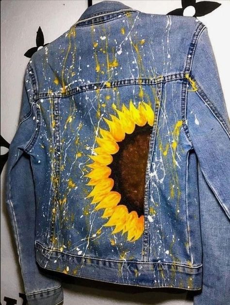 Denim Jacket Diy Paint, Jean Jacket Diy, Jean Diy, Diy Denim Jacket, Painted Clothes Diy, Fabric Painting On Clothes, Hand Painted Denim Jacket, Embellished Denim Jacket, Upcycle Clothes Diy