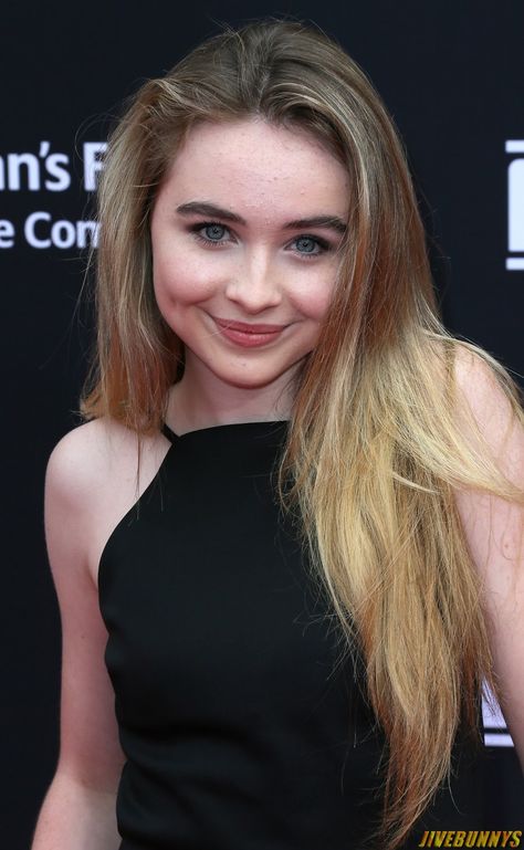 Sabrina Carpenter Sabrina Carpenter Style, Carolyn Jones, Celebrity Bodies, Woman Movie, Female Actresses, Girl Meets World, Girl Problems, Role Model, Tall Girl