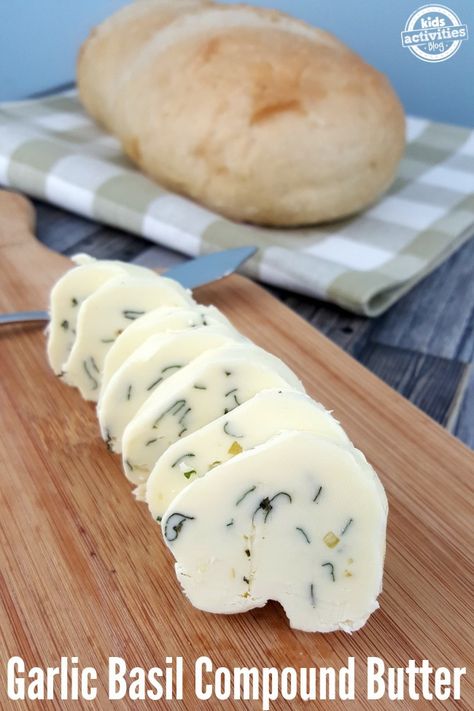 Compound Butter For Bread, Garlic Basil Butter, Butter For Bread, Compound Butter Recipes, Basil Butter, Pasta Garlic, Compound Butter Recipe, Flavored Butter Recipes, Butter Recipes Homemade