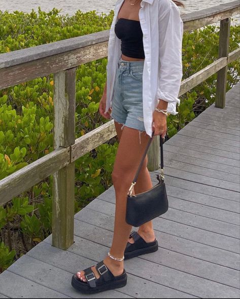 Chunky Sandals Outfit, Viviane Audi, Platform Sandals Outfit, Florida Outfits, 2024 Outfits, Shotting Photo, Outfit Primavera, Wardrobe Update, Looks Street Style