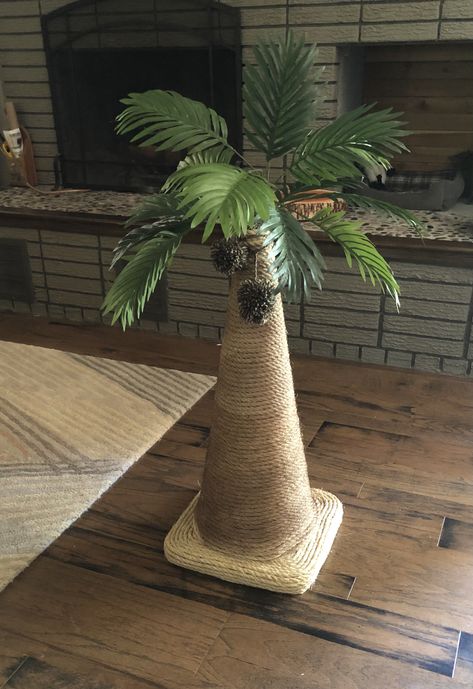 Creative Cat Scratching Post, Traffic Cone Decoration Ideas, Outdoor Cat Scratching Post, Cat Scratcher Diy, Kitten Scratching Post, Large Cat Scratching Post, Cute Scratching Post, Diy Cat Scratching Post, Diy Cat Scratcher