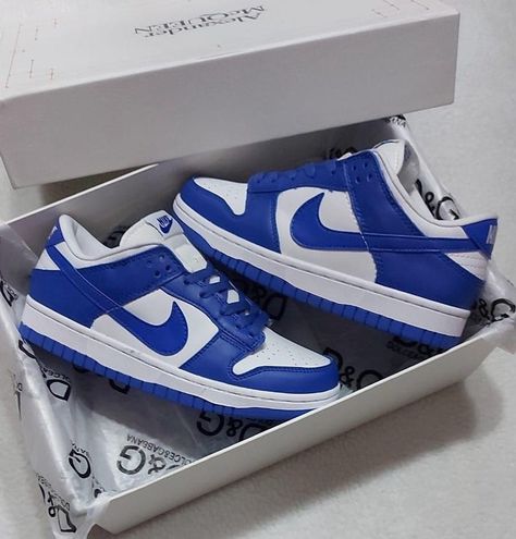 Blue Low Dunks, Nike Bleu, Blue Dunks, Nike Shoes Blue, Nike Shoes Women Fashion, Fluffy Shoes, Pretty Sneakers, Trendy Shoes Sneakers, Preppy Shoes