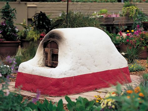 Adobe Oven Outdoor, Adobe Oven, Garden Projects Diy, Homemade Grill, Pizza Oven Outdoor Diy, Peasant Bread, Diy Pizza Oven, Four A Pizza, Brick Pizza Oven