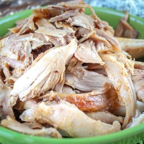 Whole Chicken In A Crock Pot Boil Whole Chicken, Crockpot Whole Chicken Recipes, Chicken Receipe, Chicken Soup Crockpot, Whole Chicken Recipe, Cooking Whole Chicken, Whole Chicken Recipes, Crockpot Dinners, Boiled Chicken