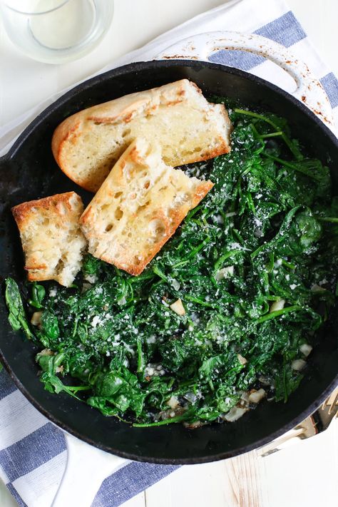 Sautéed Greens, Seasonal Produce Guide, Sauteed Greens, Sauteed Kale, Kale And Spinach, Spinach Smoothie, Veggie Side Dishes, Healing Food, Easy Delicious Recipes