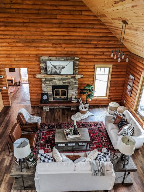 Modern boho log cabin great room #logcabin #modernboho #greatroom #livingroom Boho Log Cabin, Cabin Great Room, Log Cabin Living Room, Cabin Homes Interior, Modern Cabin Interior, Log Home Interior, Modern Log Cabin, Log Cabin Living, Cabin Interior Design