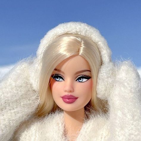 cheryl on Instagram: "I feel pretty in the snow 🤍❄️ : : : : : #barbie #barbiestyle#barbiegram#instadoll#dollstagram #dollstyle #barbiefashion #barbiefashion #barbiedoll #style #ootd #dolloutfit" Barbie Selfie, Barbie Face, Barbie Room, Barbie Shop, Barbie Style, I Feel Pretty, Feel Pretty, Pretty Dolls, Barbie World