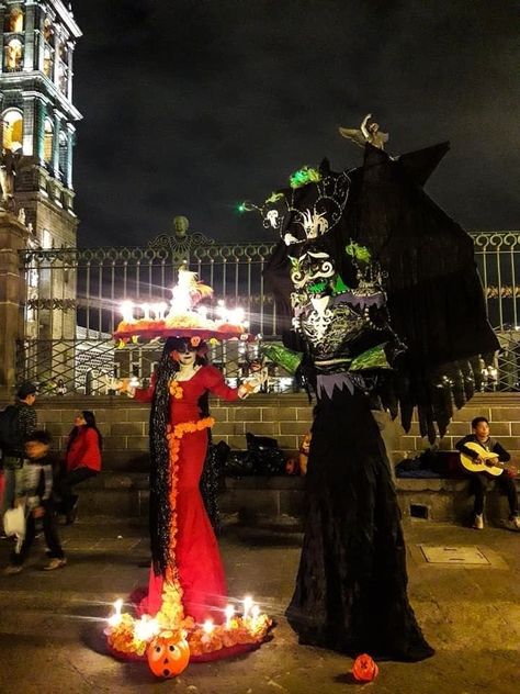 Cosplay Diy, Amazing Cosplay, Dessin Adorable, Cute Cosplay, Couple Halloween, Couple Halloween Costumes, Best Cosplay, Cool Costumes, Book Of Life