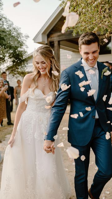 Ashley | Texas Photographer & Beyond on Instagram: "Please brides do more petal throwing as your ceremony recessional 🙏🏻🙏🏻🙏🏻• • • • • #dfwphotographer #flowerpetalexit #throwingflowers #weddingexit #ceremonyrecessional #weddinginspo #dfwweddingsandevents #dfwweddingphotographer #cleburneweddingphotographer #cleburnetx #cleburneweddingvenue #weddingexitinspiration #weddinginspo #weddingprotips #fortworthweddingphotographer #texasweddingphotographer" Petal Toss Wedding, Wedding Sendoff, Petal Toss, Wedding Send Off, Wedding Sand, Inspiration Images, Wedding Exits, Fort Worth Wedding, Wedding Petals