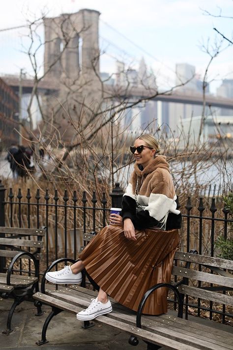 SPORTY SPICE // FAUX FUR HOODIE Hoodie Skirt Outfits, Brown Pleated Skirt Outfit, Jazz Outfit, Pleated Skirt Outfits, Brown Pleated Skirt, Clothes Combinations, Blair Eadie, Fall Fashion Coats, Dressing Ideas