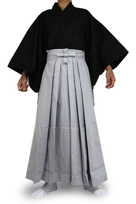 Wide Pleated Skirt, Traditional Japanese Clothing, Samurai Clothing, Japanese Mens Fashion, Japanese Traditional Clothes, Hakama Pants, Samurai Pants, Japanese Uniform, Japanese Traditional Clothing