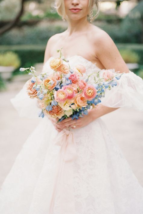 Garden Party Wedding Bouquet, Pastel Bridesmaid Bouquet, Cream Eyeshadow Stick, Summer Wedding Flowers, Soft Eye Makeup, Pastel Bouquet, Bridal Bouquet Flowers, Eyeshadow Stick, Colorful Bouquet