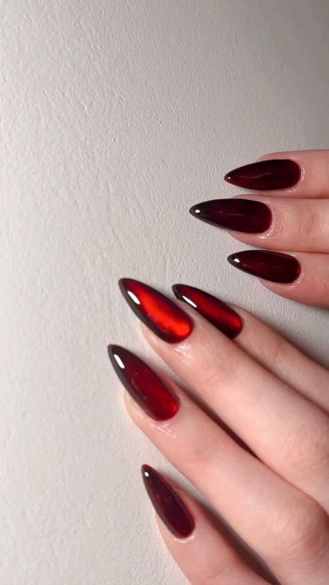 Lava Red Nails, Oxblood Red Nails, Blood Red Cat Eye Nails, Nail Yalda Night, Glam Red Nails, Red Tiger Eye Nails, Dark Winter Nail Ideas, High Fashion Nails, Marble Nails Design Ideas