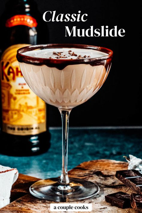 Baileys Cocktail, Baileys Recipes Drinks, Irish Cream Drinks, Mudslide Recipe, Kahlua Drinks, Baileys Drinks, Baileys Cocktails, Liqueur Drinks, Baileys Recipes