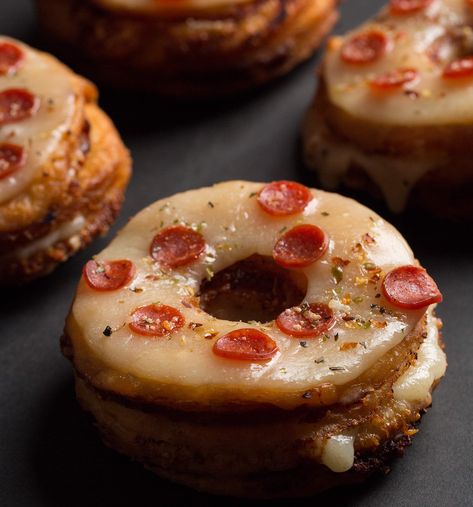 Pizza Donuts!!! Pizza Donut Recipe, Donut Pan Recipes, Pizza Donuts, Patty Melt Recipe, Doughnut Pan, Donut Pan, Melt Recipe, Donuts Donuts, Hot Appetizers