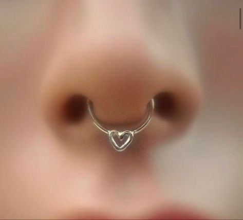 Heart Septum, Nose Piercing Ideas, Cute Nose Piercings, Septum Piercing Jewelry, Septum Nose, Piercing Septum, Face Piercings, Cool Piercings, Piercing Jewellery